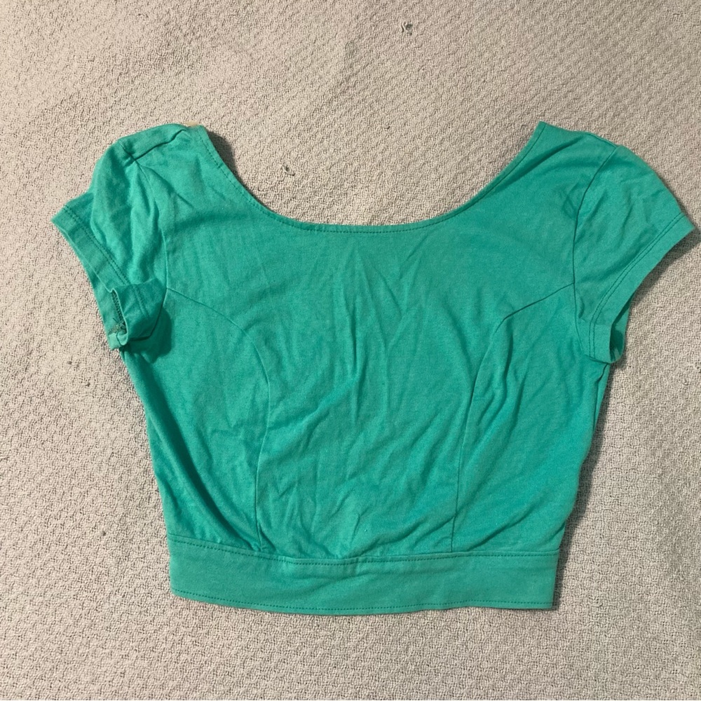 PacSun Nollie teal crop top with cute open back